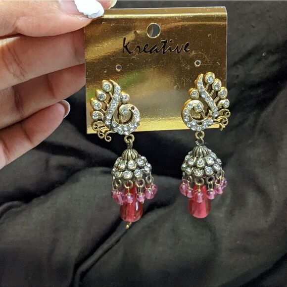 Cute earrings   - Picture 1 of 3